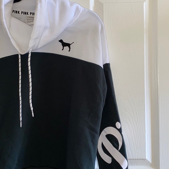 NWOT VS Pink Green and White Oversized Sweater with Drawstring - Picture 2 of 5